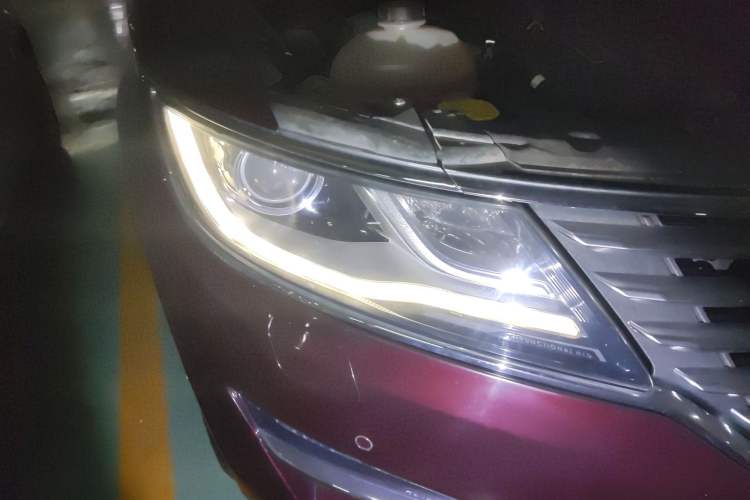Used Lincoln MKC 2018 2.0T Four-Wheel Drive Zunya Edition Right Front Headlight
