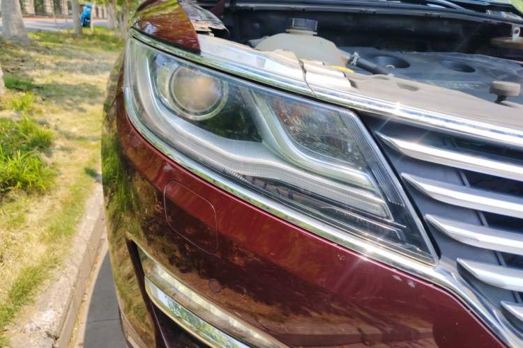 Used Lincoln MKC 2018 2.0T Four-Wheel Drive Zunya Edition Right Front Headlight