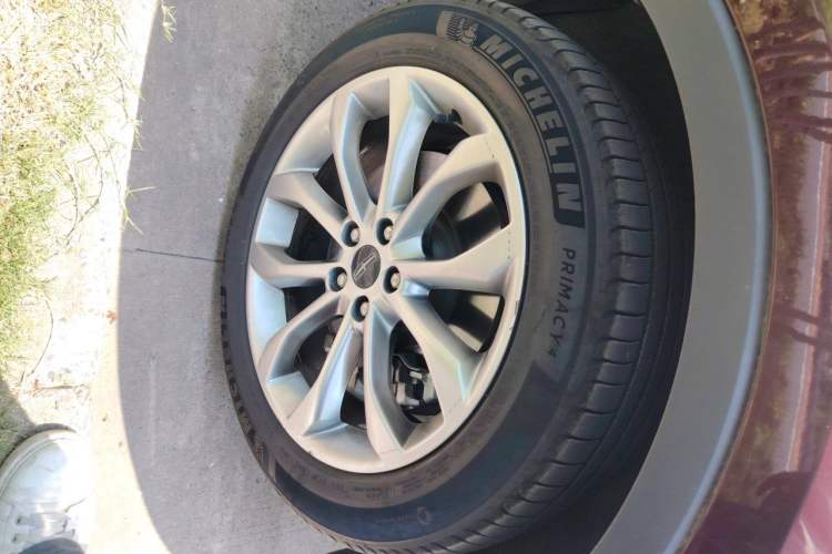 Used Lincoln MKC 2018 2.0T Four-Wheel Drive Zunya Edition Right Front Wheel Hub