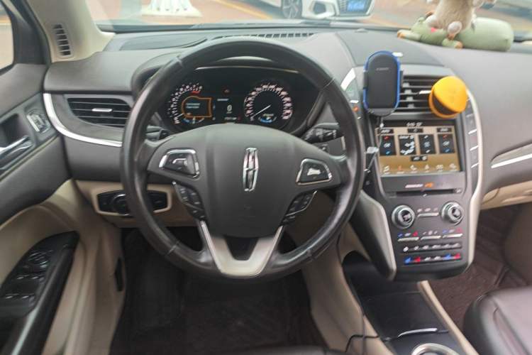 Used Lincoln MKC 2018 2.0T Two-Wheel Drive Luxury Edition Steering Wheel