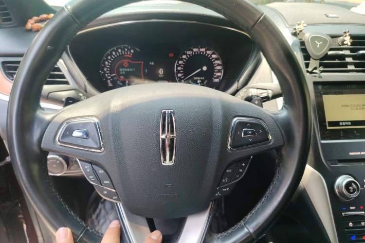 Used Lincoln MKC 2018 2.0T Four-Wheel Drive Zunya Edition Steering Wheel