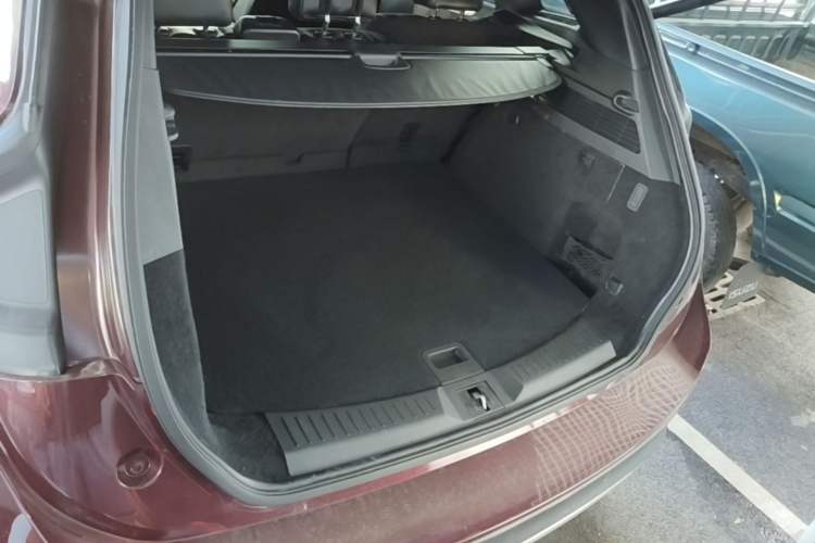 Used Lincoln MKC 2018 2.0T Four-Wheel Drive Zunya Edition Trunk