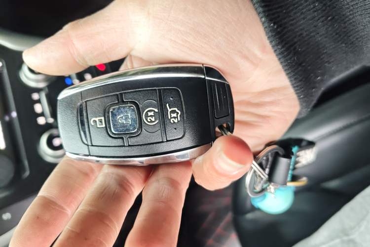 Used Lincoln MKC 2018 2.0T Two-Wheel Drive Deluxe Edition Vehicle Key