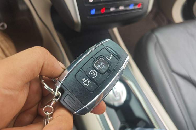 Used Lincoln MKC 2018 2.0T Two-Wheel Drive Luxury Edition Vehicle Key