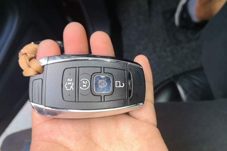 Used Lincoln MKC 2018 2.0T Two-Wheel Drive Deluxe Edition Vehicle Key