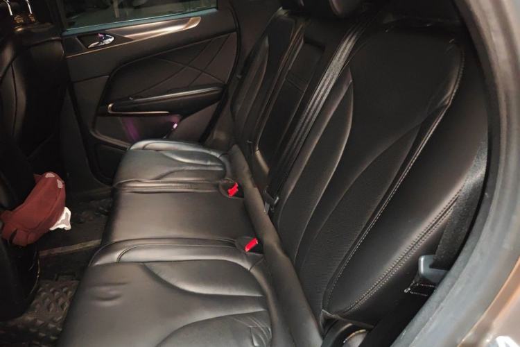 Used Lincoln MKC 2018 2.0T Two-Wheel Drive Deluxe Edition Left Rear Seat