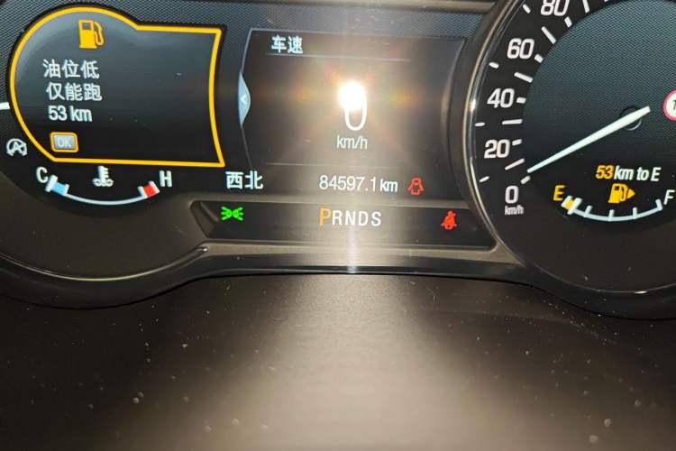 Used Lincoln MKC 2018 2.0T Two-Wheel Drive Deluxe Edition Odometer Close Up