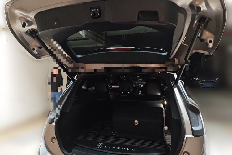Used Lincoln MKC 2018 2.0T Two-Wheel Drive Deluxe Edition Trunk