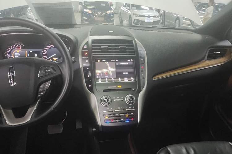 Used Lincoln MKC 2018 2.0T Four-Wheel Drive Zunya Edition Audio And AC Panel
