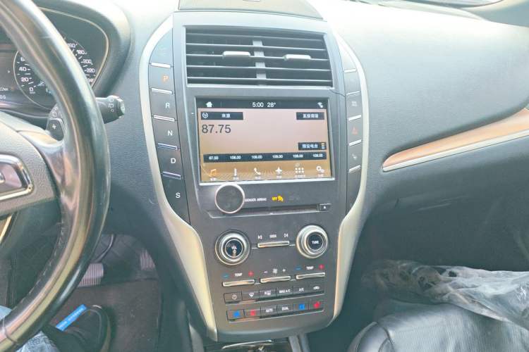 Used Lincoln MKC 2018 2.0T Four-Wheel Drive Zunya Edition Audio And AC Panel