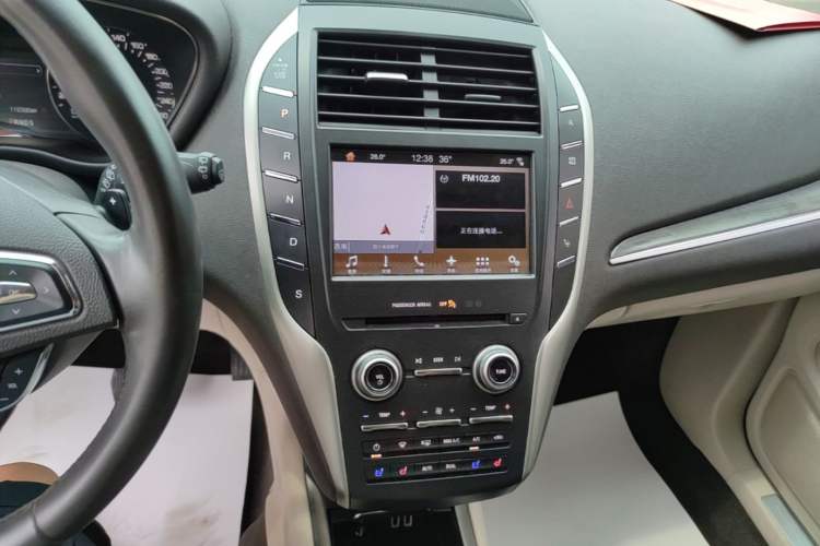 Used Lincoln MKC 2018 2.0T Two-Wheel Drive Luxury Edition Audio And AC Panel