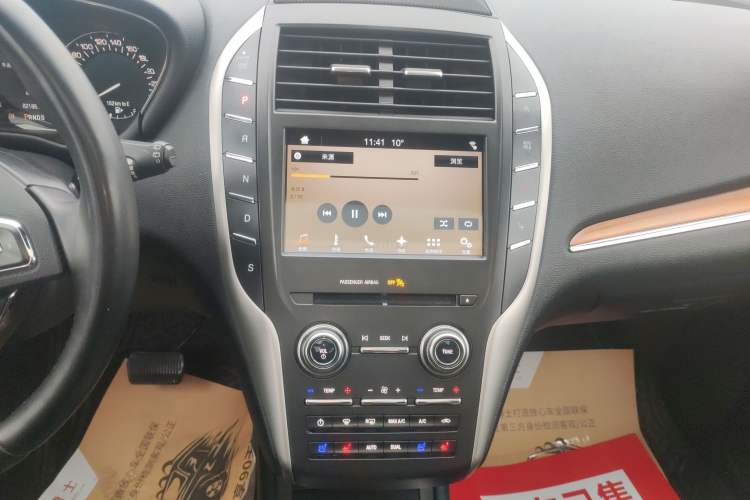 Used Lincoln MKC 2018 2.0T Four-Wheel Drive Zunya Edition Audio And AC Panel