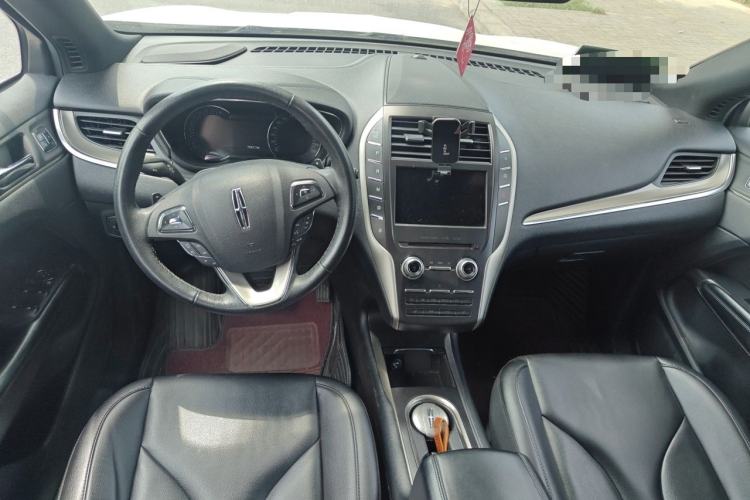 Used Lincoln MKC 2018 2.0T Two-Wheel Drive Zunyue Edition Center Console
