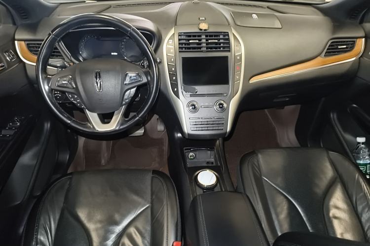 Used Lincoln MKC 2018 2.0T Four-Wheel Drive Zunya Edition Center Console