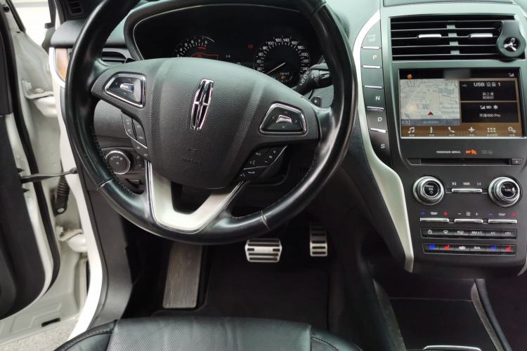Used Lincoln MKC 2018 2.0T Two-Wheel Drive Luxury Edition Center Console