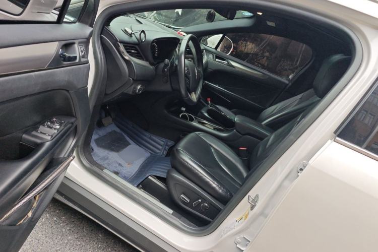 Used Lincoln MKC 2018 2.0T Two-Wheel Drive Deluxe Edition Driver Seat