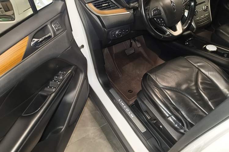 Used Lincoln MKC 2018 2.0T Four-Wheel Drive Zunya Edition Driver Seat