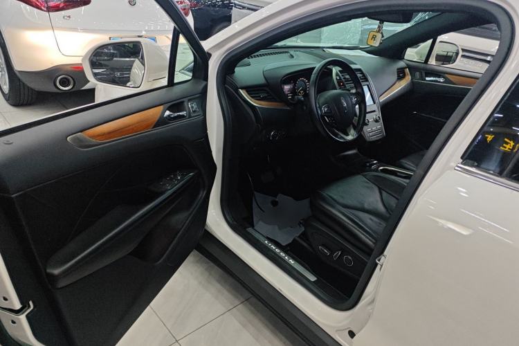 Used Lincoln MKC 2018 2.0T Two-Wheel Drive Luxury Edition Driver Seat