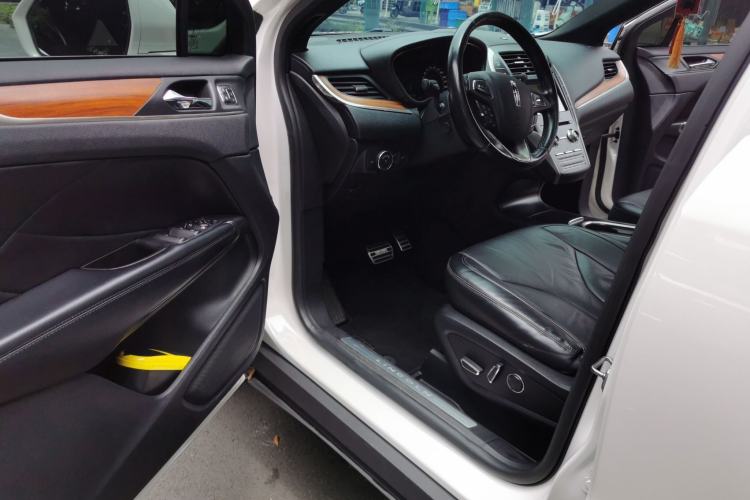 Used Lincoln MKC 2018 2.0T Two-Wheel Drive Luxury Edition Driver Seat