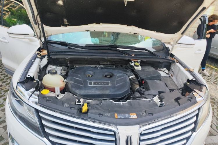 Used Lincoln MKC 2018 2.0T Four-Wheel Drive Zunya Edition Engine Bay
