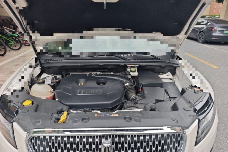 Used Lincoln MKC 2018 2.0T Two-Wheel Drive Deluxe Edition Engine Bay