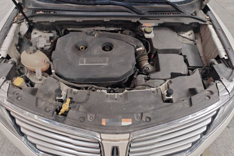 Used Lincoln MKC 2018 2.0T Two-Wheel Drive Deluxe Edition Engine Bay