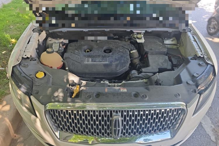 Used Lincoln MKC 2018 2.0T Two-Wheel Drive Deluxe Edition Engine Bay