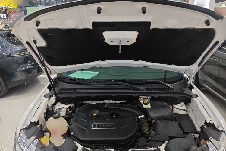 Used Lincoln MKC 2018 2.0T Two-Wheel Drive Luxury Edition Engine Bay