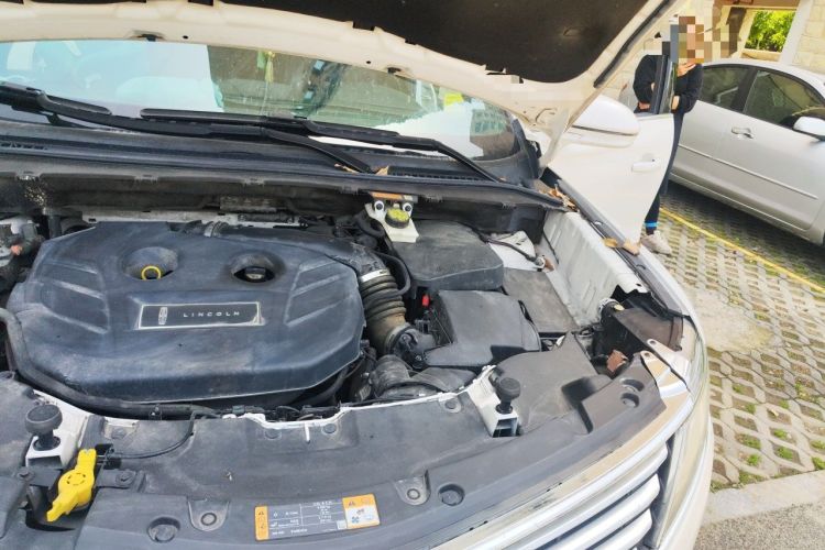 Used Lincoln MKC 2018 2.0T Four-Wheel Drive Zunya Edition Engine Bay Left