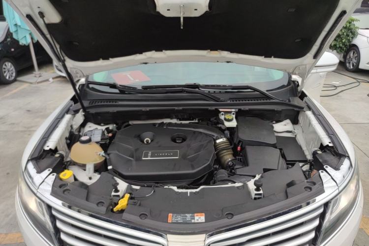 Used Lincoln MKC 2018 2.0T Two-Wheel Drive Luxury Edition Engine Bay
