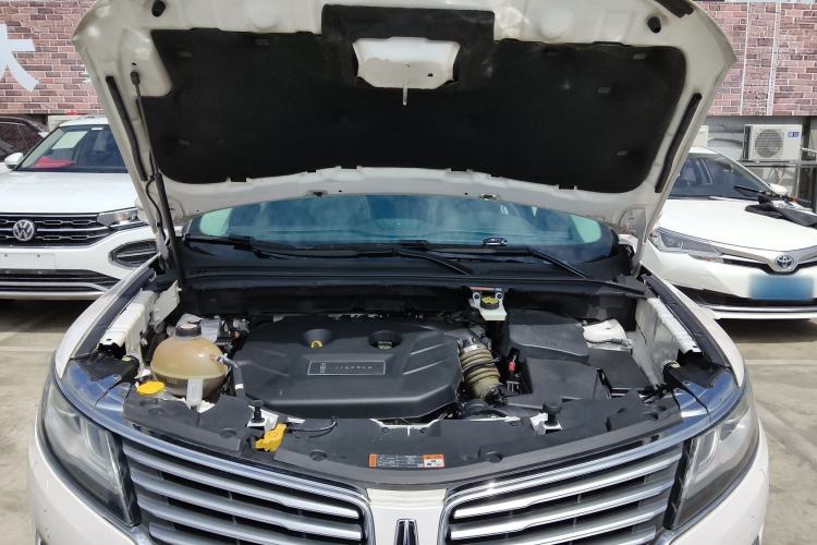 Used Lincoln MKC 2018 2.0T Two-Wheel Drive Luxury Edition Engine Bay