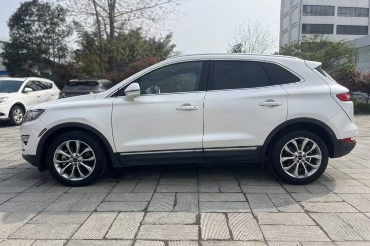 Used Lincoln MKC 2018 2.0T Four-Wheel Drive Zunya Edition Exterior 3