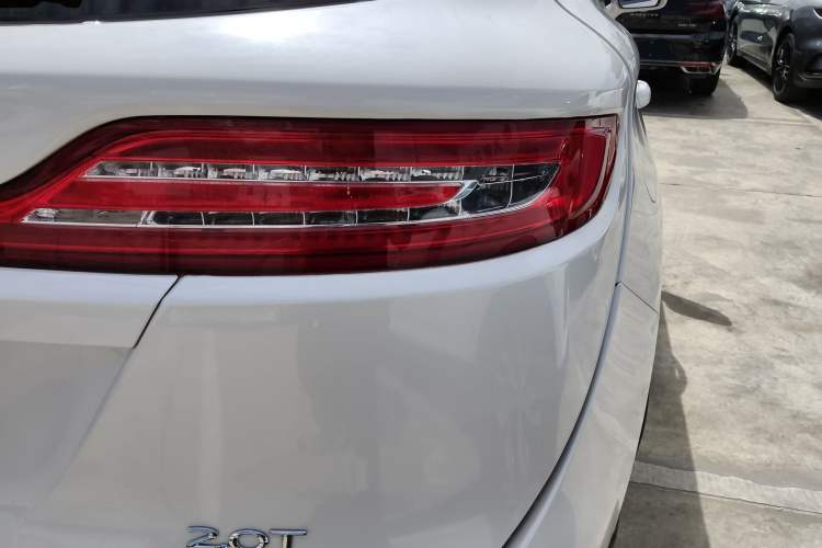 Used Lincoln MKC 2018 2.0T Two-Wheel Drive Luxury Edition Exterior 3