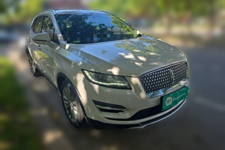 Used Lincoln MKC 2018 2.0T Two-Wheel Drive Deluxe Edition Front Right 45 Deg