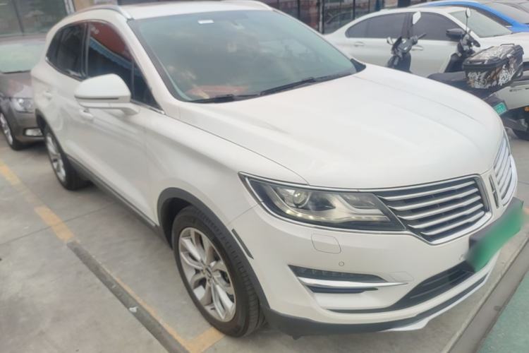 Used Lincoln MKC 2018 2.0T Two-Wheel Drive Luxury Edition Front Right 45 Deg