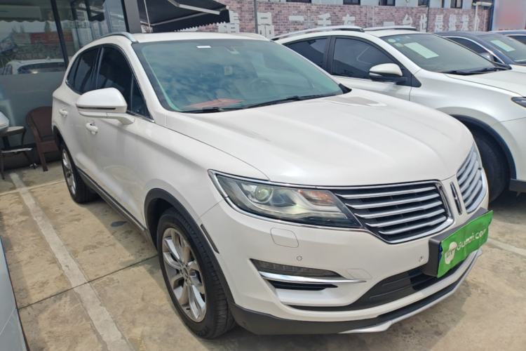 Used Lincoln MKC 2018 2.0T Two-Wheel Drive Luxury Edition Front Right 45 Deg