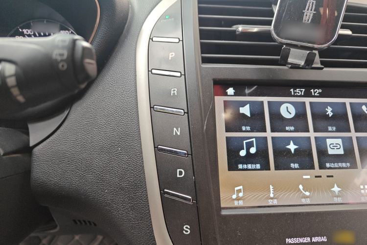 Used Lincoln MKC 2018 2.0T Two-Wheel Drive Deluxe Edition Gear Lever