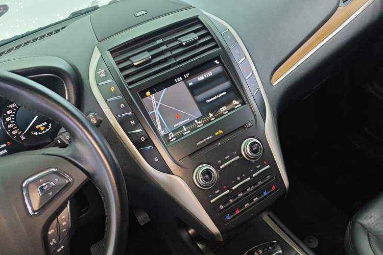 Used Lincoln MKC 2018 2.0T Two-Wheel Drive Luxury Edition Gear Lever