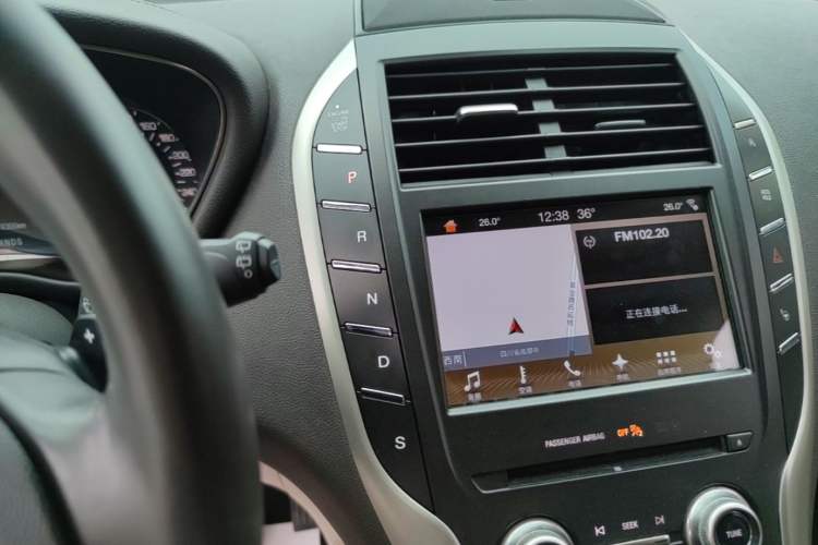 Used Lincoln MKC 2018 2.0T Two-Wheel Drive Luxury Edition Gear Lever