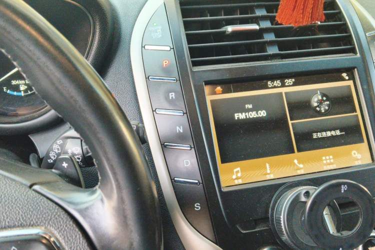 Used Lincoln MKC 2018 2.0T Two-Wheel Drive Deluxe Edition Gear Lever