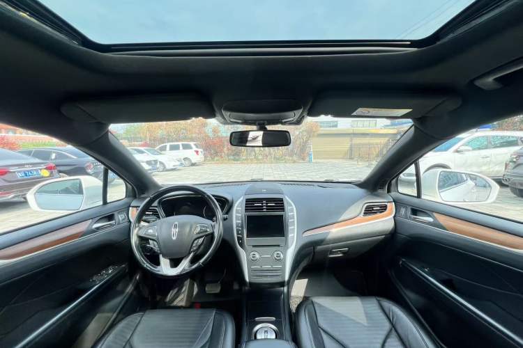 Used Lincoln MKC 2018 2.0T Four-Wheel Drive Zunya Edition Interior 3