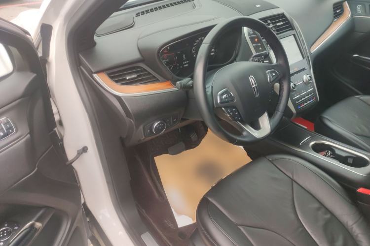 Used Lincoln MKC 2018 2.0T Four-Wheel Drive Zunya Edition Interior 3