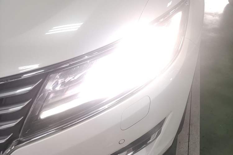 Used Lincoln MKC 2018 2.0T Four-Wheel Drive Zunya Edition Left Front Headlight