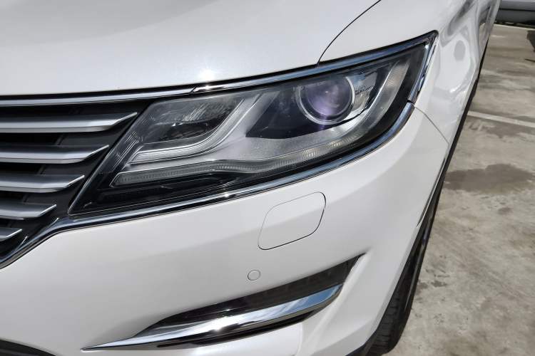 Used Lincoln MKC 2018 2.0T Two-Wheel Drive Luxury Edition Left Front Headlight