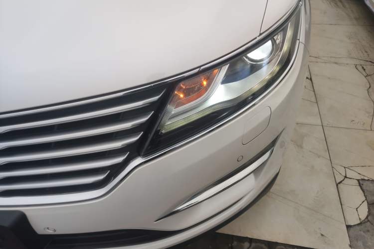 Used Lincoln MKC 2018 2.0T Four-Wheel Drive Zunya Edition Left Front Headlight