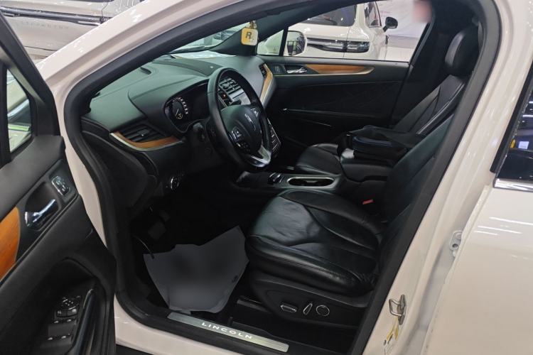Used Lincoln MKC 2018 2.0T Two-Wheel Drive Luxury Edition Left Front Seat