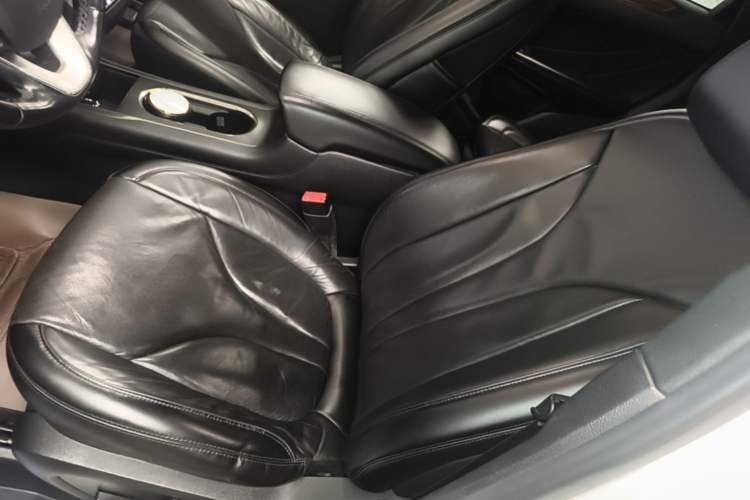 Used Lincoln MKC 2018 2.0T Four-Wheel Drive Zunya Edition Left Front Seat