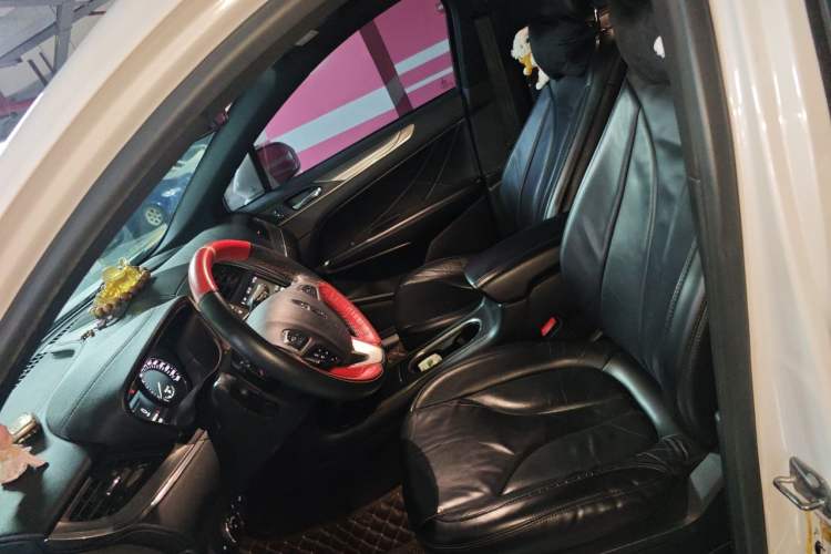 Used Lincoln MKC 2018 2.0T Two-Wheel Drive Deluxe Edition Left Front Seat