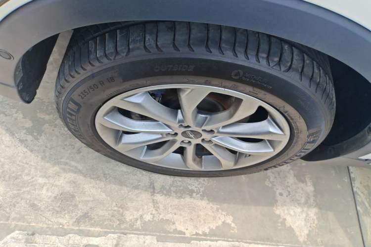 Used Lincoln MKC 2018 2.0T Two-Wheel Drive Luxury Edition Left Front Wheel Hub