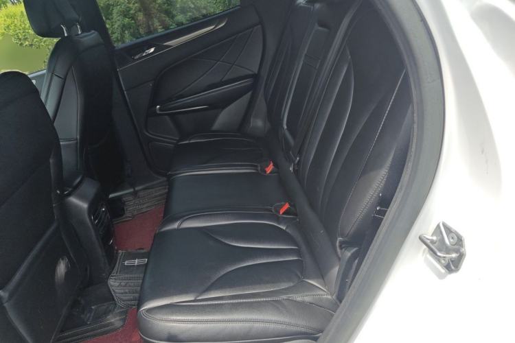 Used Lincoln MKC 2018 2.0T Two-Wheel Drive Zunyue Edition Left Rear Seat